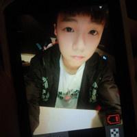 头像图片男生唯美黑色逆光_WWW.WHOISQQ.COM