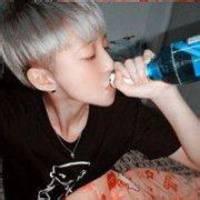 男生头像图片 人心易冷_WWW.WHOISQQ.COM