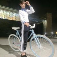 校服男生带字头像图片_WWW.WHOISQQ.COM