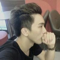 qq男生真人纹身头像图片_WWW.WHOISQQ.COM