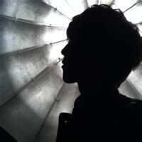 黑白头像图片男生拿枪的_WWW.WHOISQQ.COM
