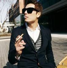 留胡子男生头像图片_WWW.WHOISQQ.COM