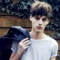 男生与狗的qq头像图片_WWW.WHOISQQ.COM
