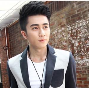 莫西干男生发型头像图片_WWW.WHOISQQ.COM