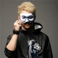 qq头像图片男生帅气稳重_WWW.WHOISQQ.COM
