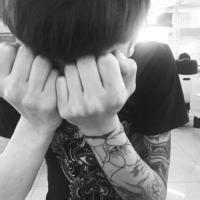 男生纹臂头像图片_WWW.WHOISQQ.COM