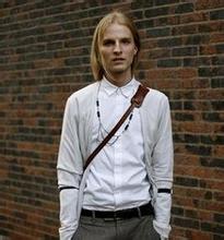 留胡子的男生头像图片_WWW.WHOISQQ.COM