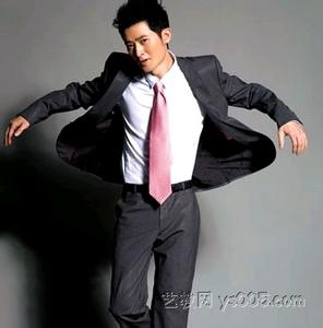 蝴蝶结领结男生头像图片_WWW.WHOISQQ.COM