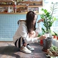 qq男生背包背影头像图片_WWW.WHOISQQ.COM