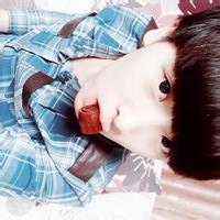 平刘海男生带字qq头像图片_WWW.WHOISQQ.COM