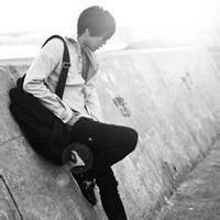 qq头像图片男生最悲伤的_WWW.WHOISQQ.COM