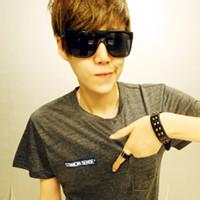 qq头像图片20岁男生_WWW.WHOISQQ.COM