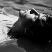 秃废伤感男生头像图片_WWW.WHOISQQ.COM