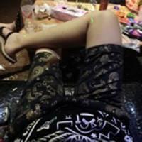 无头衬衫男生头像图片_WWW.WHOISQQ.COM