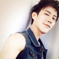 男生头像图片站在高处_WWW.WHOISQQ.COM