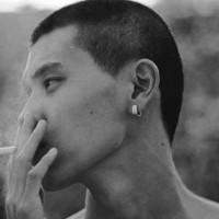 qq头像图片绝望男生_WWW.WHOISQQ.COM
