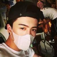 qq头像图片男生戴着口罩的_WWW.WHOISQQ.COM