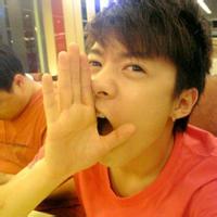 抑郁深沉的男生头像图片_WWW.WHOISQQ.COM