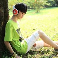 男生干净简单头像图片_WWW.WHOISQQ.COM