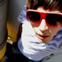 样子特拽的男生头像图片_WWW.WHOISQQ.COM