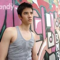 qq男生流光头像图片带钻钻_WWW.WHOISQQ.COM