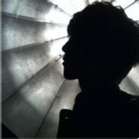 qq黑色吸烟头像图片男生_WWW.WHOISQQ.COM