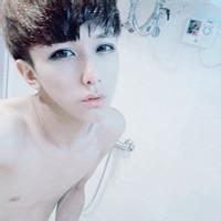 痛苦男生头像图片_WWW.WHOISQQ.COM