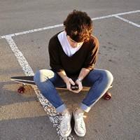 qq头像图片校园风格男生_WWW.WHOISQQ.COM