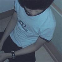 qq头像图片校园风格男生_WWW.WHOISQQ.COM