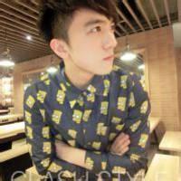 qq穿着校服男生头像图片_WWW.WHOISQQ.COM
