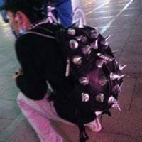 qq穿着校服男生头像图片_WWW.WHOISQQ.COM
