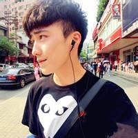 qq头像图片四叶草男生_WWW.WHOISQQ.COM
