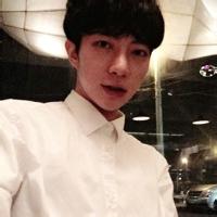 帅气忧郁的男生头像图片_WWW.WHOISQQ.COM