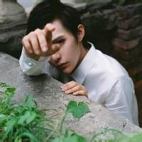 男生头像图片眼神_WWW.WHOISQQ.COM