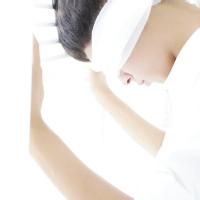 白上衣男生头像图片_WWW.WHOISQQ.COM