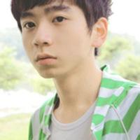 登山的男生头像图片_WWW.WHOISQQ.COM
