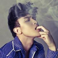 登山的男生头像图片_WWW.WHOISQQ.COM