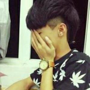 漂亮的戴手表男生头像图片_WWW.WHOISQQ.COM