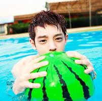 色彩缤纷男生头像图片_WWW.WHOISQQ.COM
