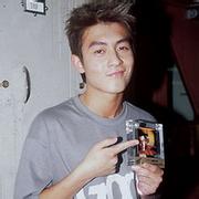 2013欧美范男生头像图片_WWW.WHOISQQ.COM