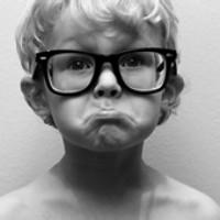 qq幼稚男生闪烁头像图片_WWW.WHOISQQ.COM