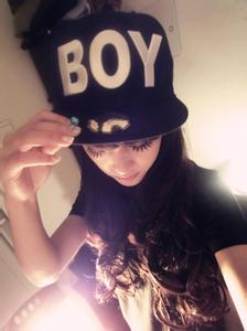 男生头像图片戴boy帽子_WWW.WHOISQQ.COM