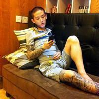 男生qq头像图片后背有纹身_WWW.WHOISQQ.COM