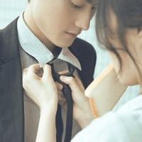 系鞋带男生头像图片_WWW.WHOISQQ.COM