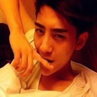 男生特写头像图片_WWW.WHOISQQ.COM