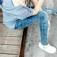 男生不露头上身头像图片_WWW.WHOISQQ.COM