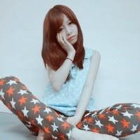 qq头像图片男生盘腿坐地_WWW.WHOISQQ.COM
