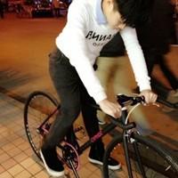 qq头像图片男生有自行车_WWW.WHOISQQ.COM