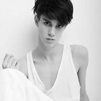 qq带有2014男生头像图片_WWW.WHOISQQ.COM