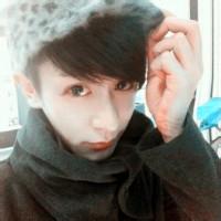 男生中分扣扣头像图片_WWW.WHOISQQ.COM